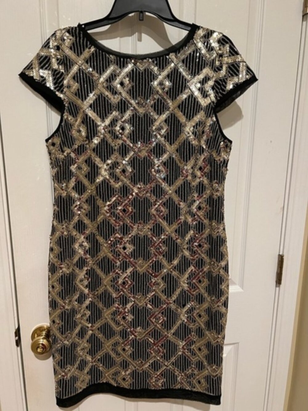 🌺Elegant Black and Gold Sequin Dress